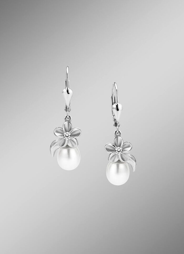 Oorbellen met een betoverend bloemenmotief 