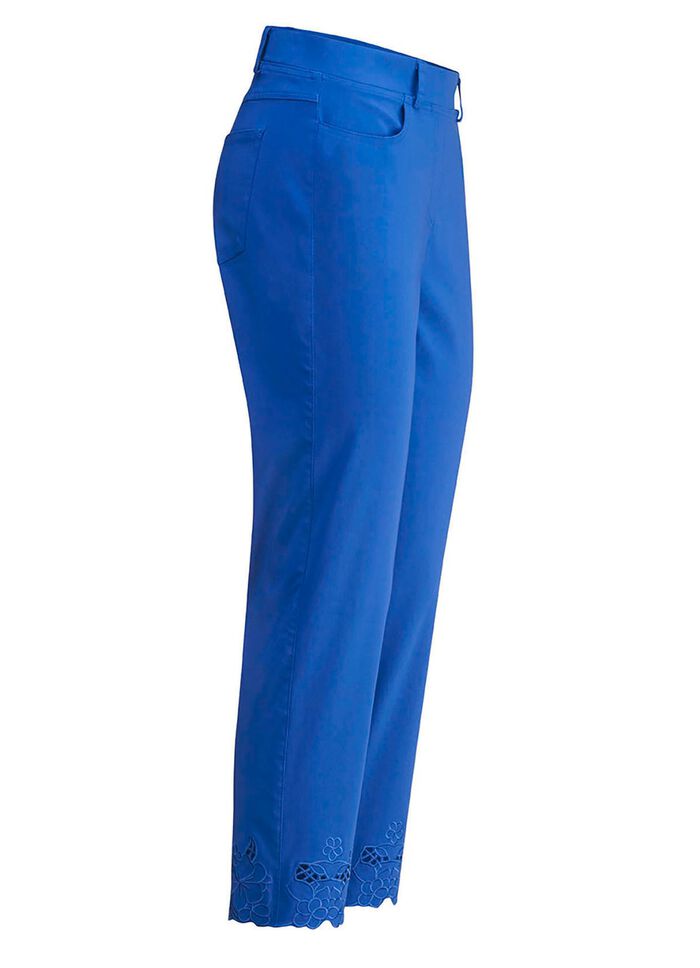 Broek met bloemenborduursels 