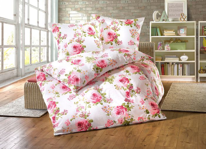 Beddengoedset met rozendessin 