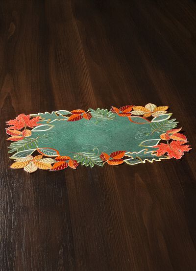 Herfst tafel- en kamerdecoratie met bladmotieven 
