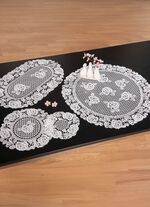 Tafeldecoratie van kant 