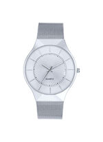 Quartz horloge met metalen kast 