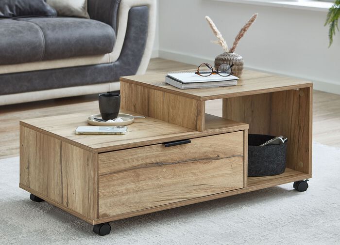 Moderne salontafel op wielen 