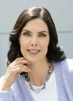 Ketting met diverse sieradenelementen 