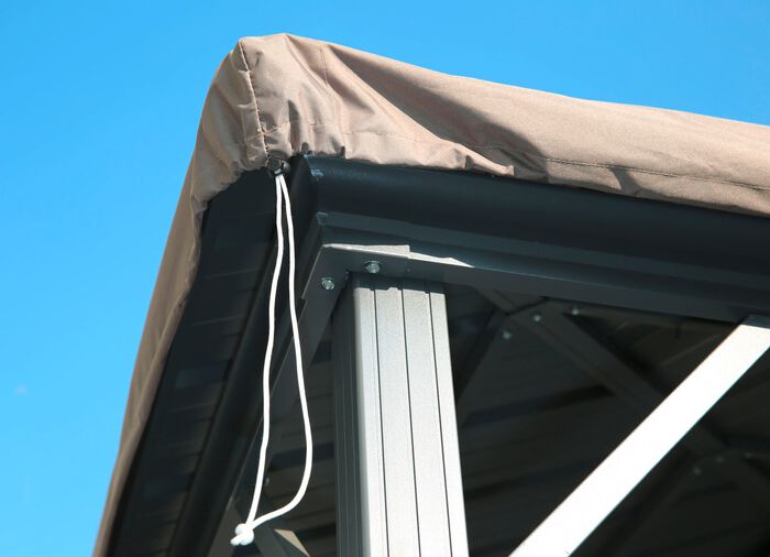 Beschermhoes als winterhoes voor hardtop paviljoen 