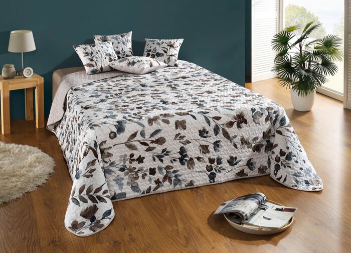 Luxueus gewatteerde sprei met lintrand 