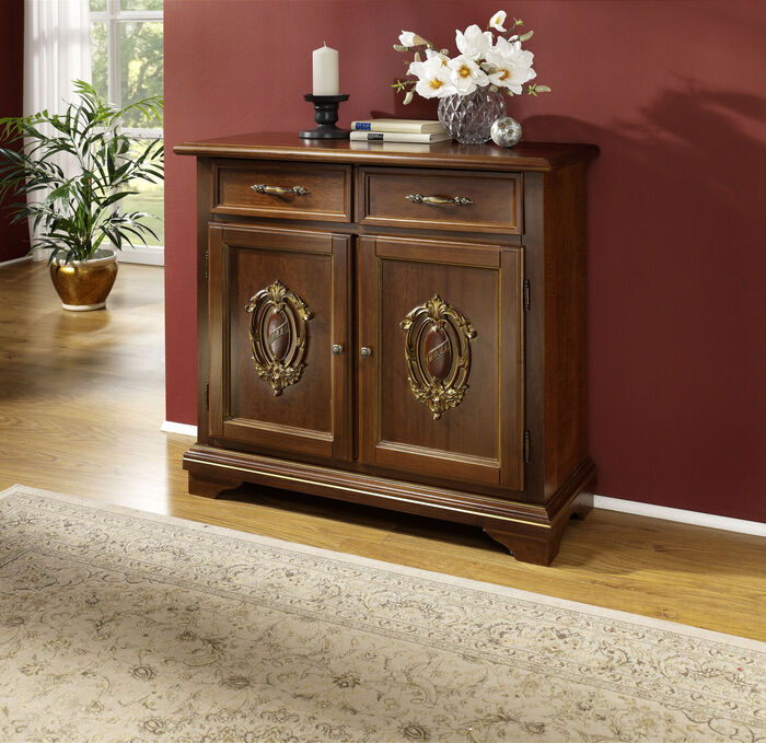 Italiaanse meubelserie met hoogwaardige houttoepassingen 