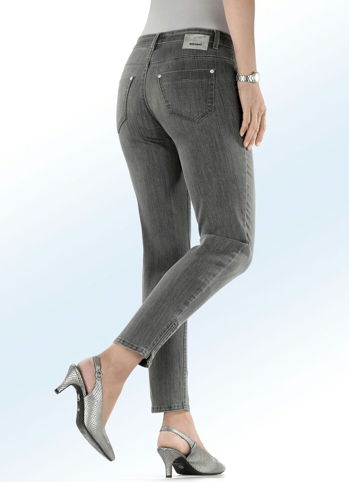 Magic jeans met modieuze ritsen aan de broekspijpen 