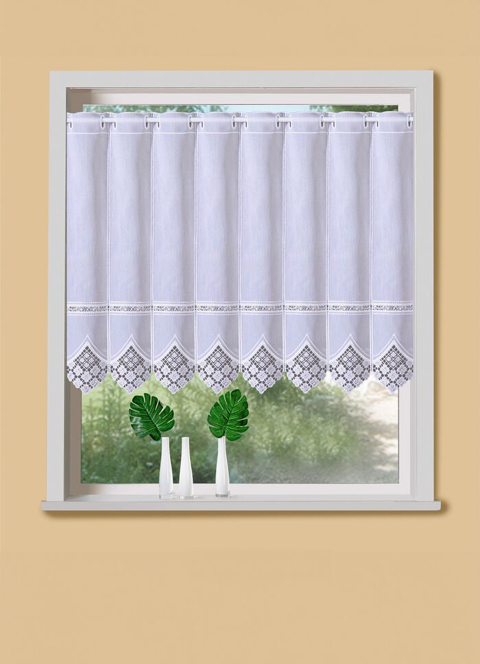 Korte jaloezieën met elegante macramékant en staafdoorvoer 