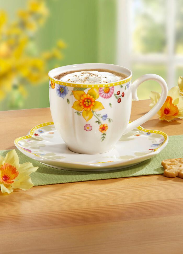 Kop en schotel gemaakt van premium porselein 