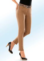 Magische jeans met leuke klinknagels en een trendy zoom met franjes 