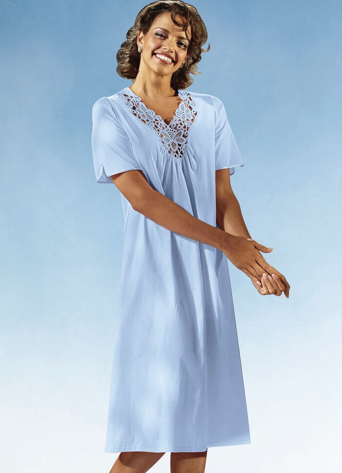 Nachthemd, korte mouwen met kant aan de V-halslijn 