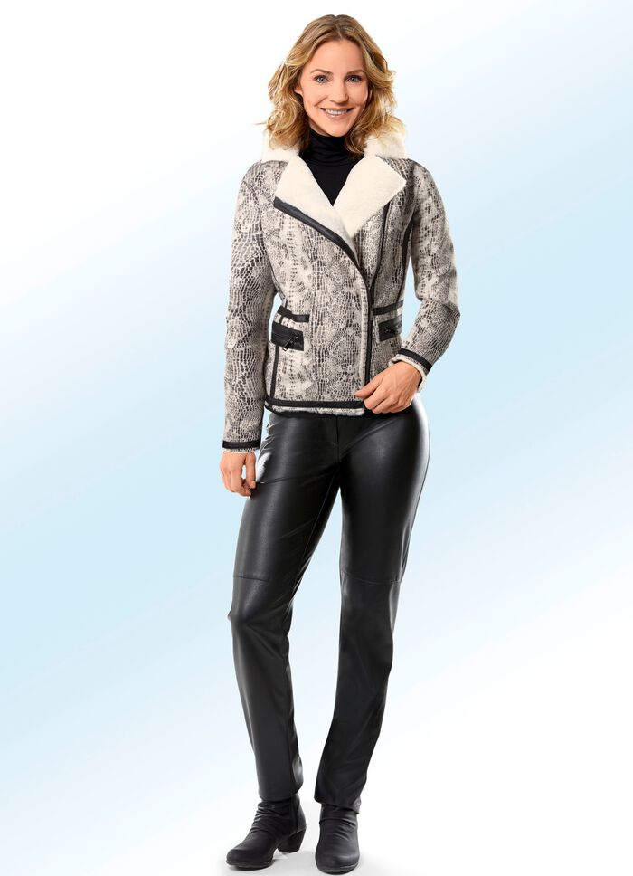 Kort jasje met slangenleer-motief 