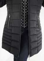 Lange jas met lussen op de afneembare capuchon 