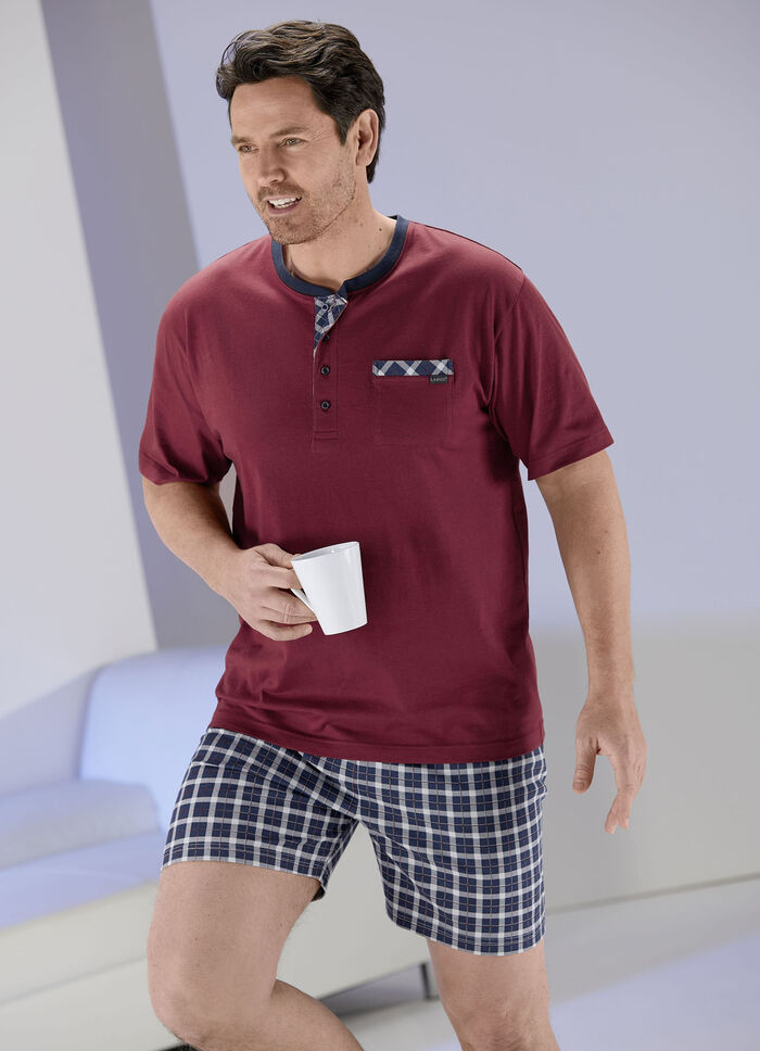 Shortama met knoopsluiting, borstzakje en ruitjesmotief 