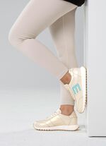 ELENA EDEN sneakers van glanzend nappaleer CHAMPAGNE