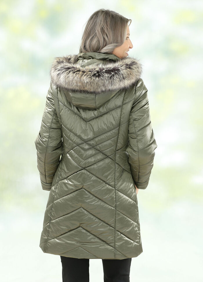 Lange jas met afneembare kunstbontgarnering 