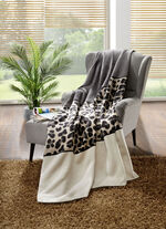 Deken in trendy luipaardprint design 