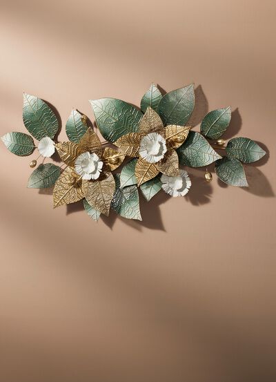 Wanddecoratie met bloem- en bladmotief 