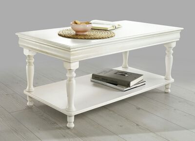 Salontafel gemaakt van gedeeltelijk massief hout 