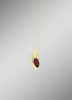 Hanger met diamanten en echte granaat 