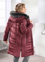 Korte jas met longitudinale quilting aan de zijkanten 