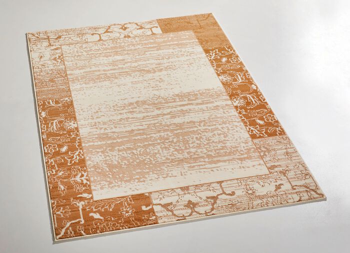 Bruggen en tapijten met tijdloos mooi versierde randen BEIGE
