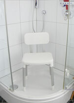 In hoogte verstelbare douche- en badstoel 