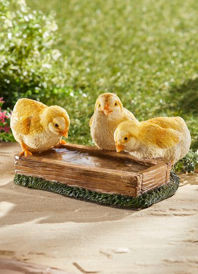 Handbeschilderd vogelbadje met kuikens 