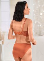 Nina by C. BH gemaakt van elastisch kant 