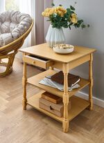 Tafels met gedraaide poten van massief hout 