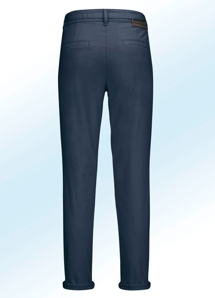 Broek in trendy chinovorm 