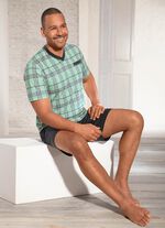 Shortama met V-hals en borstzakje 