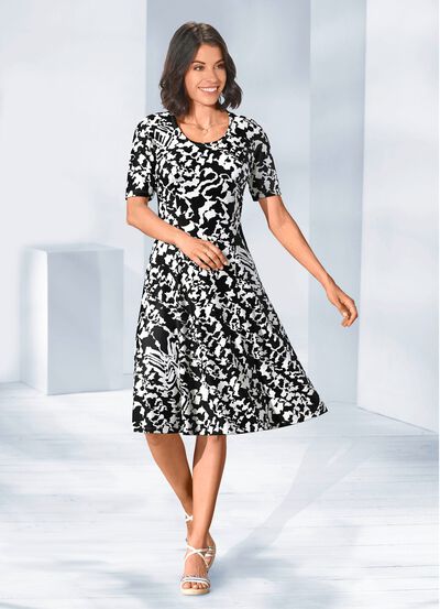 Jurk met zwierige vorm 