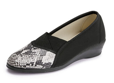 Slippers gemaakt van elastisch textielmateriaal 