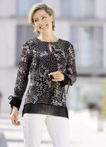 Schattige blouse met lusknoopsluiting 