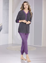 Pyjama van katoen, knoopsluiting en manchetten 