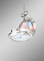 Echt zakhorloge met praktisch pillendoosje 