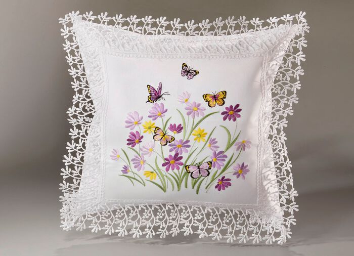 Tafel- en kamerdecoratie met kanten rand 