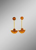 Moderne oorbellen met barnsteen 