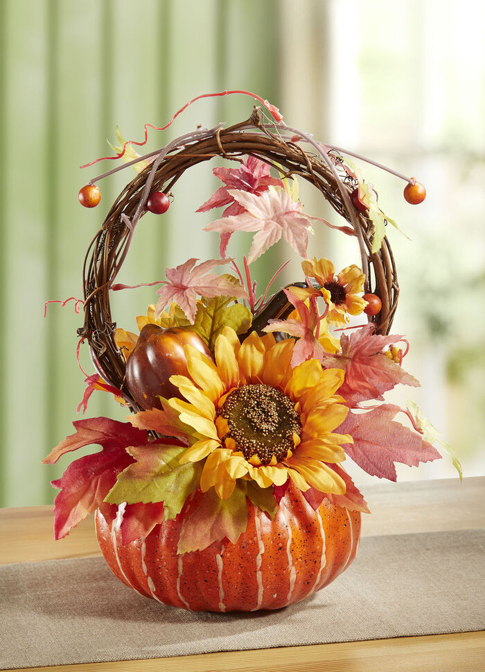 Stijlvol, herfstachtig pompoenarrangement 