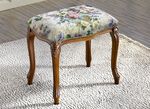 Hocker met gebloemde Gobelin bekleding 