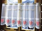 Korte jaloezie met thermisch printmotief met rood hart 