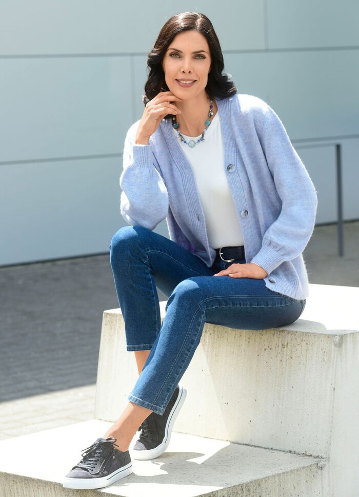 Vest dat pluizig en zacht aanvoelt LICHTBLAUW GEM&Ecirc;LEERD