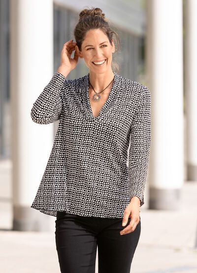 Shirt in licht uitlopende vorm in 2 kleuren 