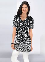 Lang shirt in licht uitlopende vorm 