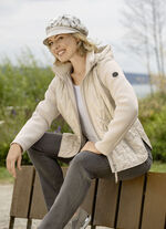 Jas met trendy laserquilting 