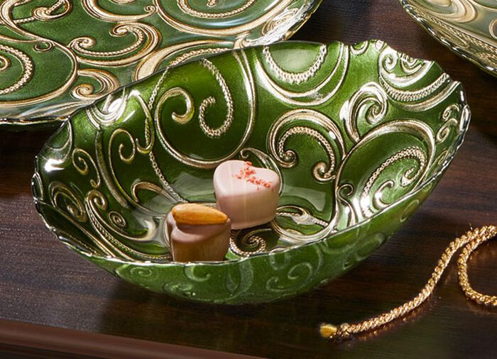 Borden en schalen van glas met goudkleurig reliëf GROEN