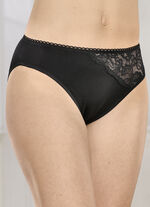 Set van vier slips met mooie elastische kant 