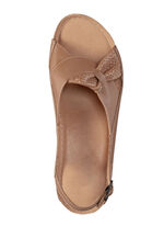 Sandaal van gedeeltelijk geperforeerd nappaleer COGNAC